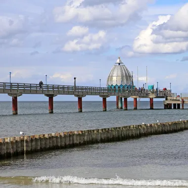 Zingst - 00 3797 Zingst, Seebrücke mit Tauchgondel