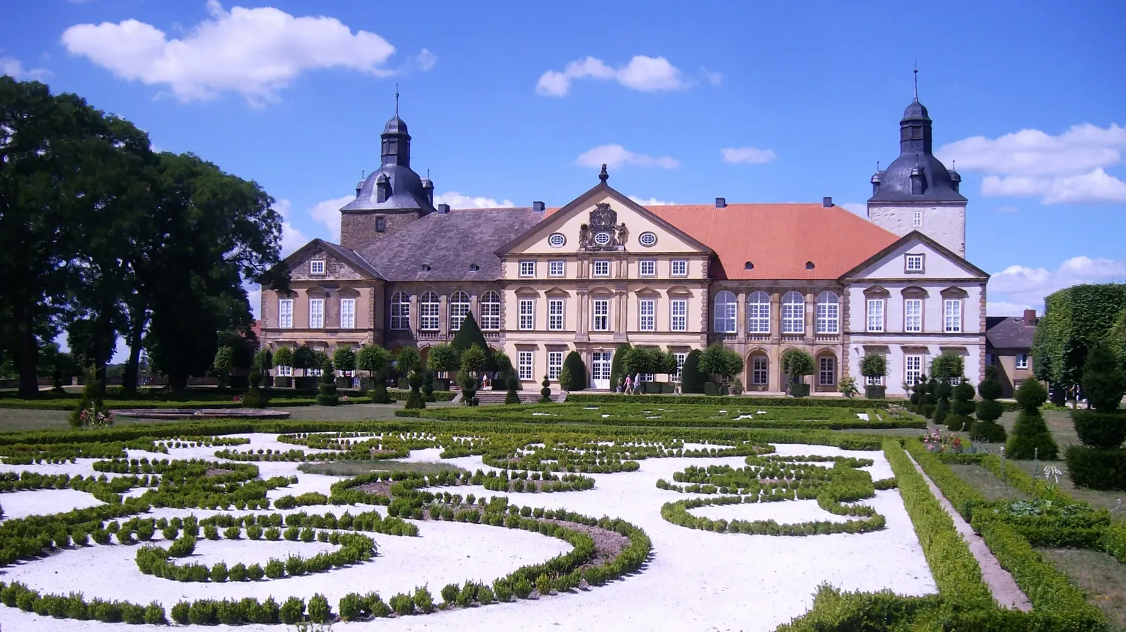 Schloss Hundisburg in Haldensleben - 100600 Hundisburg