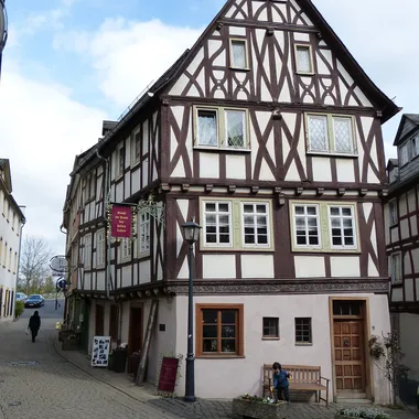Haus der Sieben Laster - 120412-Limburg-Brückengasse-9