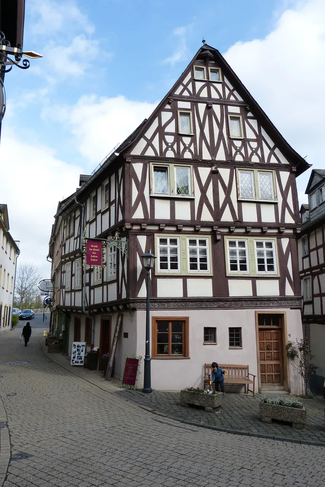 Haus der Sieben Laster - 120412-Limburg-Brückengasse-9