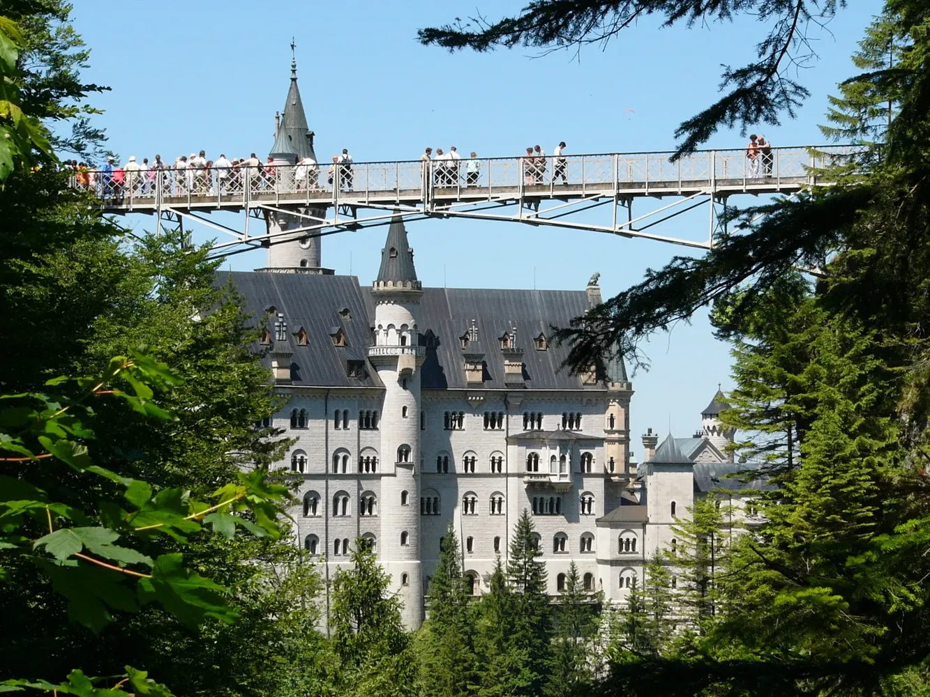 Pöllatschlucht - 20050619 130750 Marienbruecke Neuschwanstein