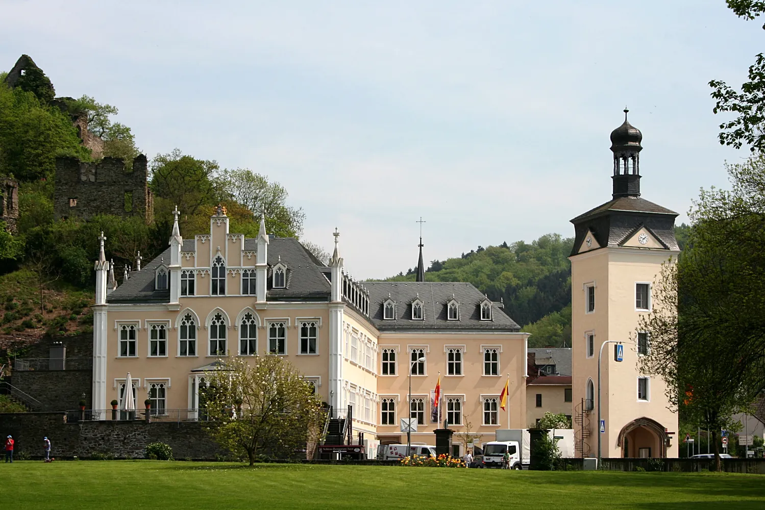 Garten der Schmetterlinge Schloss Sayn - 2006-05-05 Schloss Sayn 01