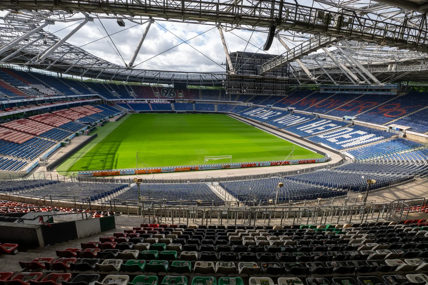 Heinz-von-Heiden-Arena - 2025-05-04 114840 Hannover Heinz-von-Heiden-Arena