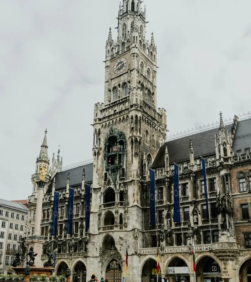 Marienplatz und Rathaus