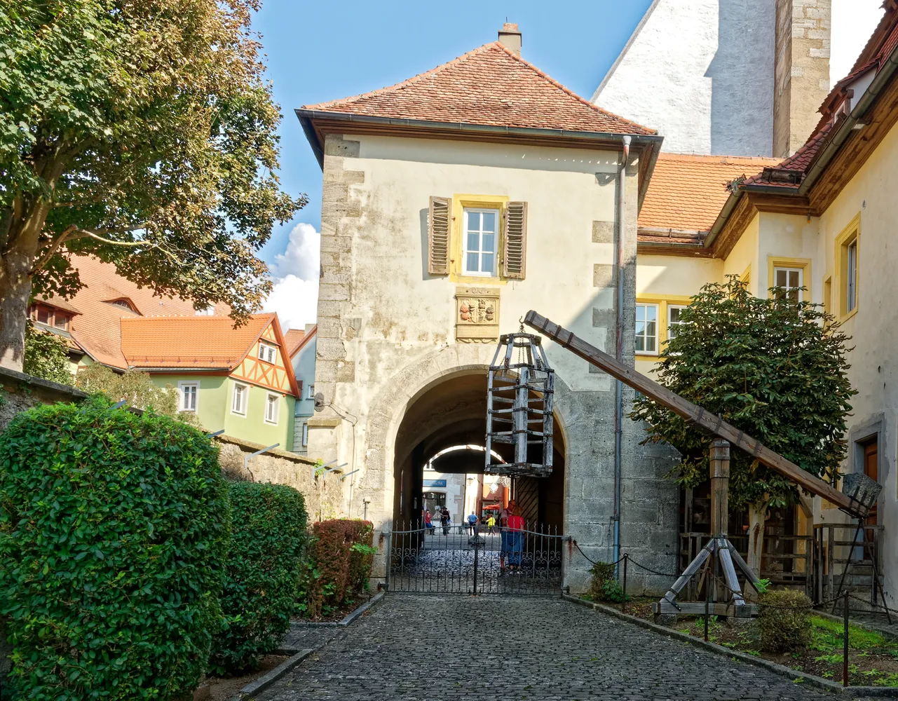 Kriminalmuseum - 50 000 Exponate aus 1000 Jahren Kriminalgeschichte zeigt das Kriminalmuseum Rothenburg ob der Tauber. 42