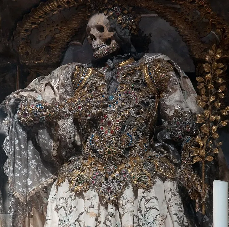 773px-mumie_-_basilika_waldsassen.webp