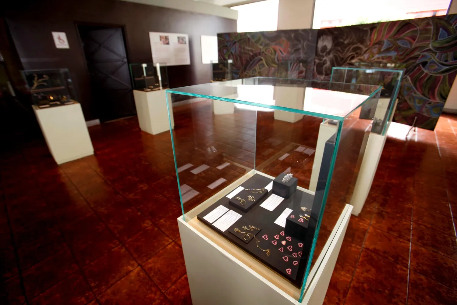 Edelsteinmuseum - A exposição de joias “Dia dos namorados 2015” (18560035470)