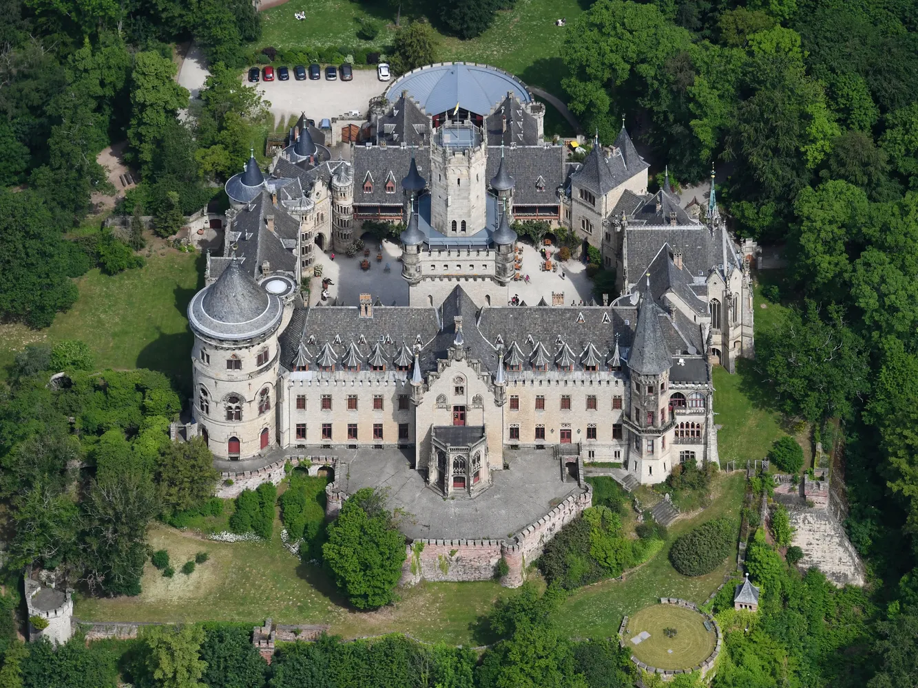 Schloss Marienburg - Aerial image of Marienburg Castle (view from the south)