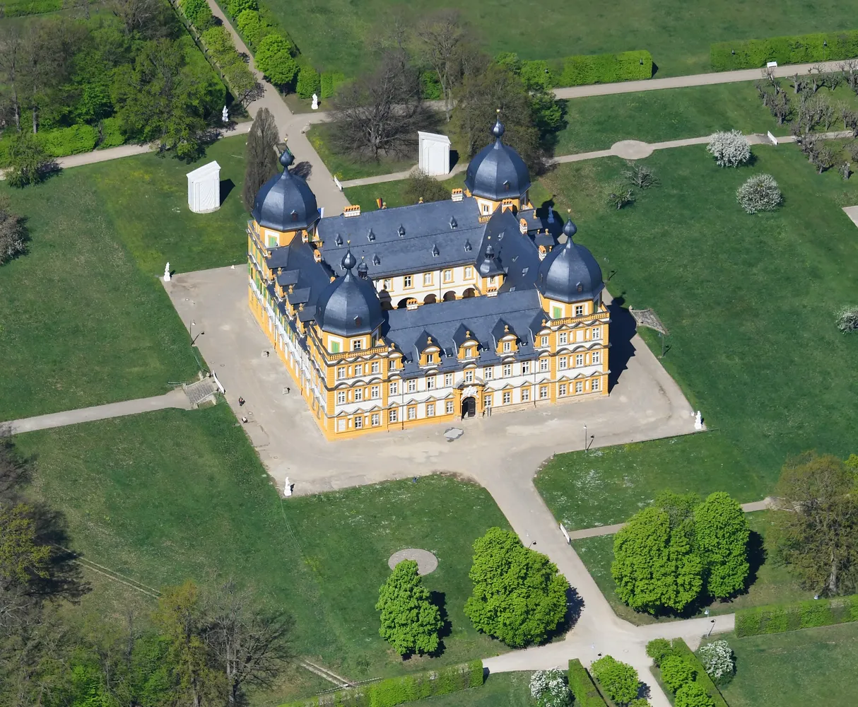 Schloss Seehof - Aerial image of Schloss Seehof (view from the southeast)
