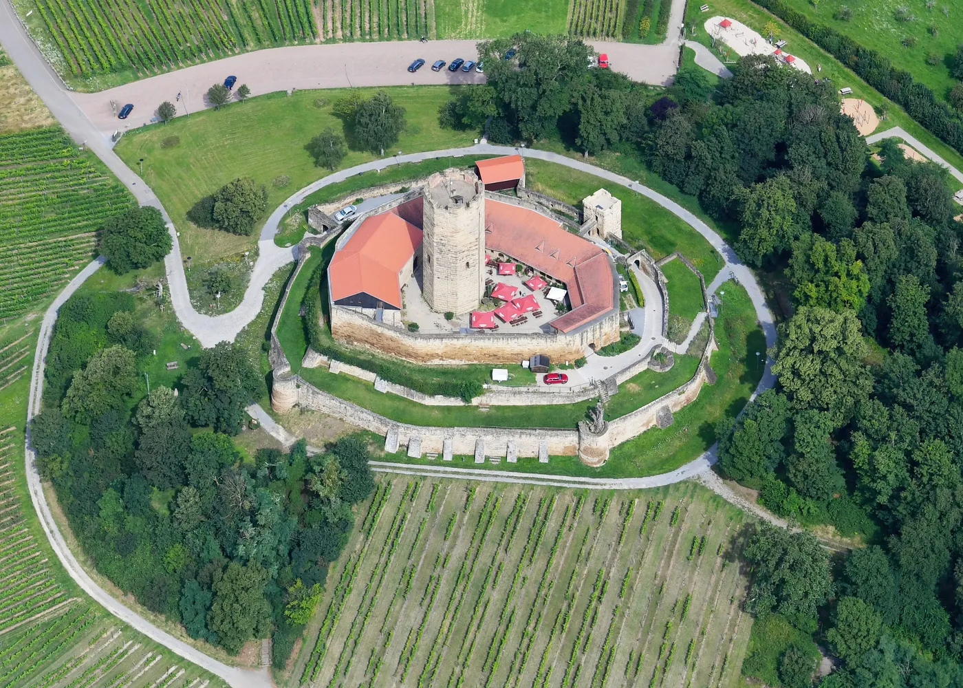 Burg Steinsberg - Aerial image of Steinsberg Castle (view from the southeast)