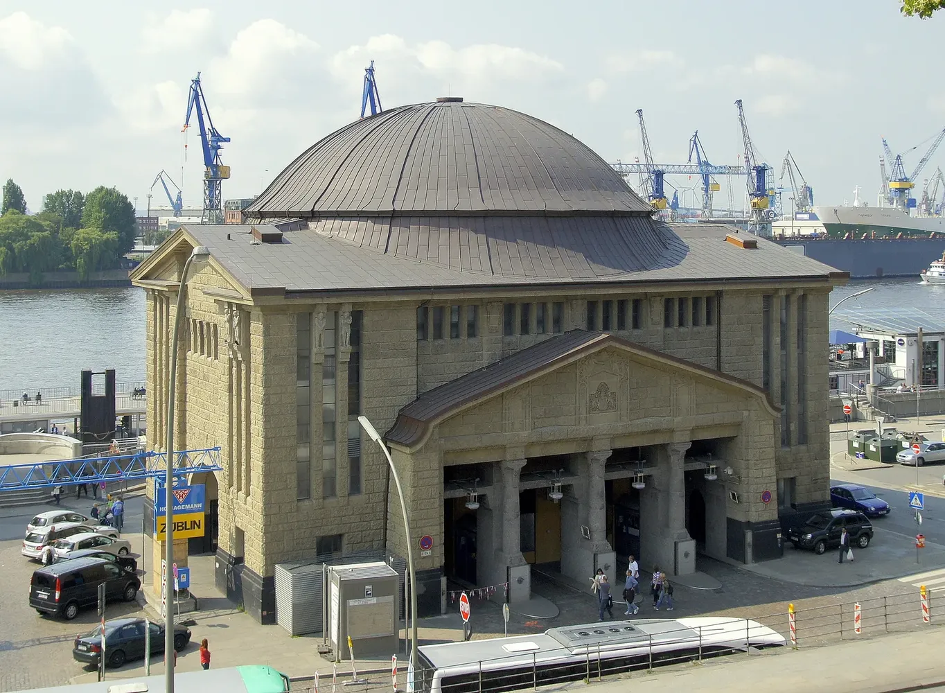 Alter Elbtunnel - Alter Elbtunnel , Hamburg , An den Landungsbrücken