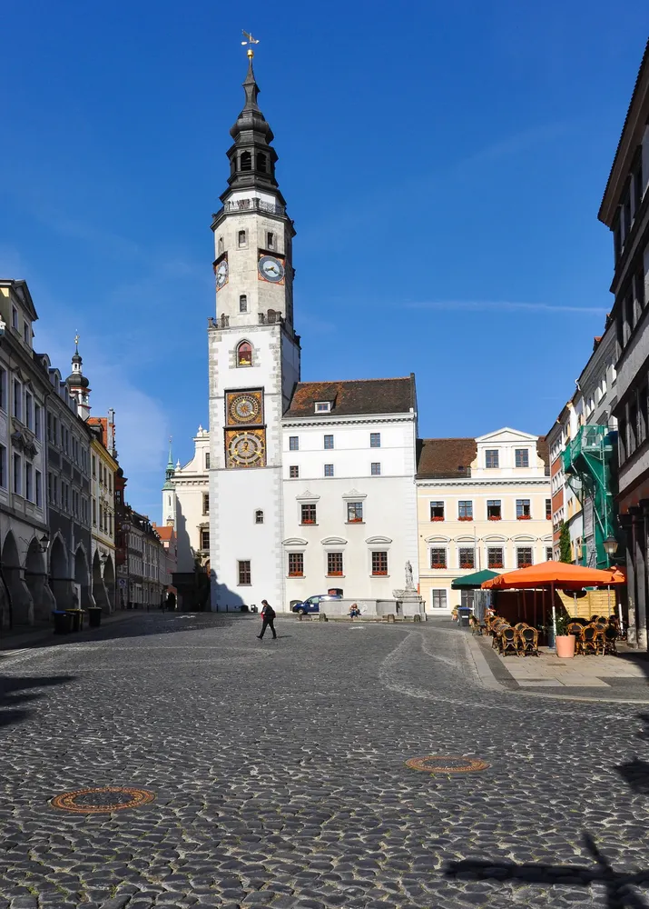 Altes Rathaus und Schlesischer Christkindelmarkt - Altes Rathaus Görlitz in der Morgensonnen