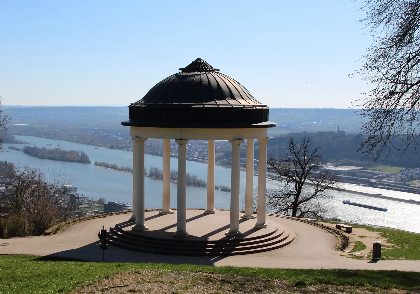 Niederwaldtempel - Aussichtstempel Monopteros Landschaftspark Niederwald Rüdesheim am Rhein (01)