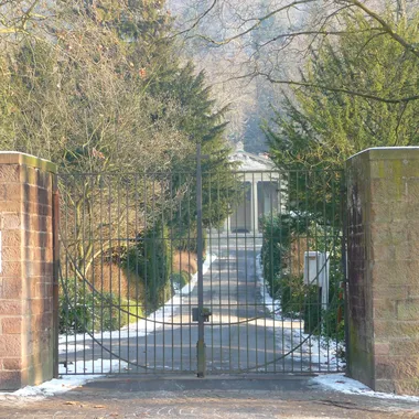 Bergfriedhof - Bergfriedhof Haupteingang