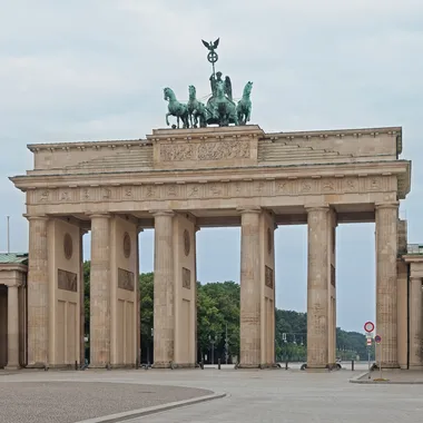 Brandenburger Tor / Pariser Platz - Brandenburger Tor morgens