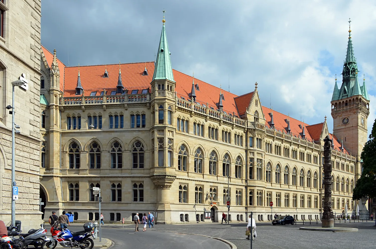 Rathaus - Braunschweig Rathaus Westseite (2012)