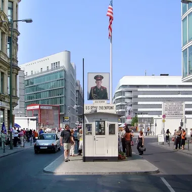 Checkpoint Charlie - Checkpoint Charlie Berlin