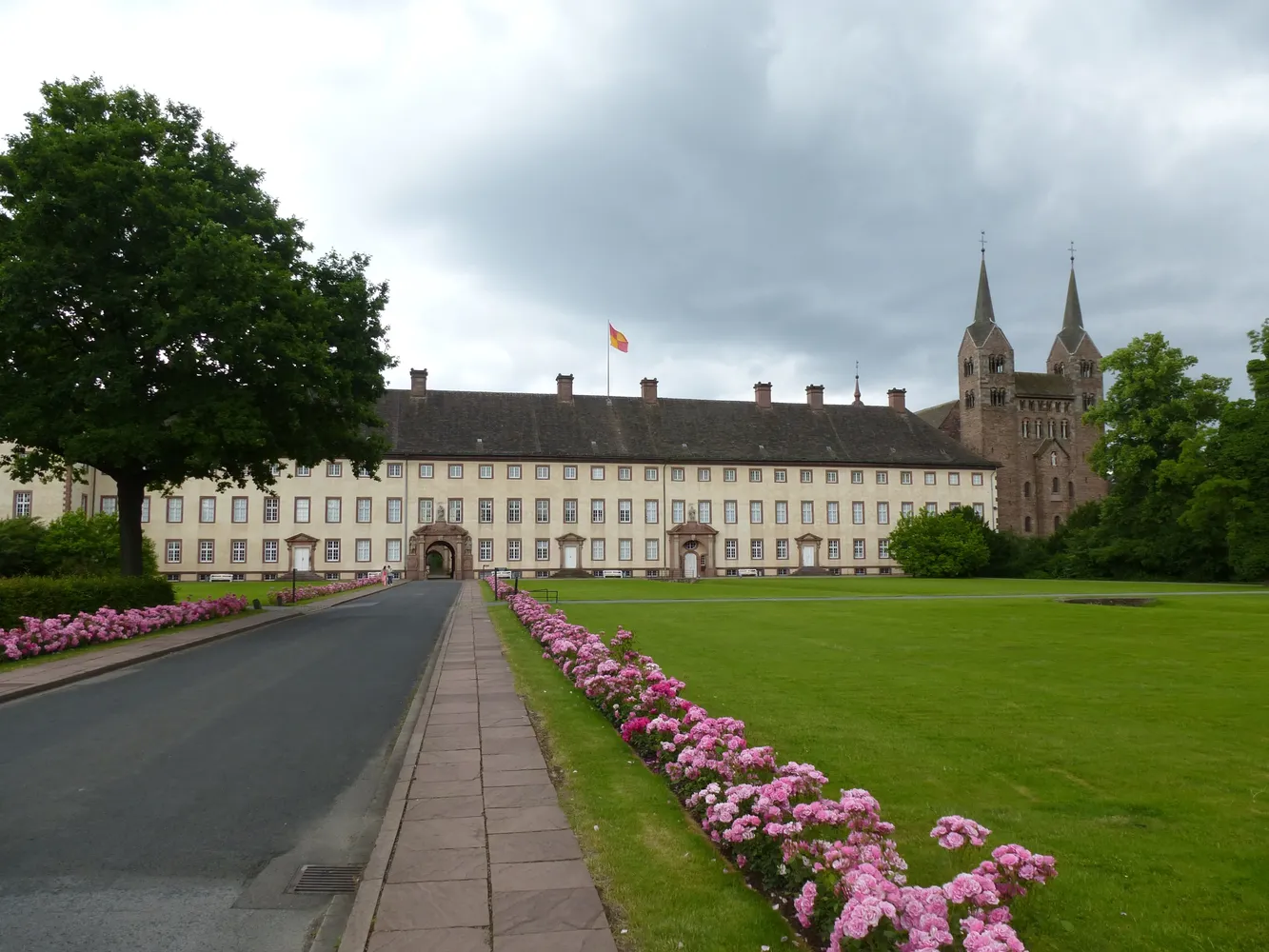Karolingisches Westwerk und Civitas Corvey - Corvey Anlage vom Torhaus