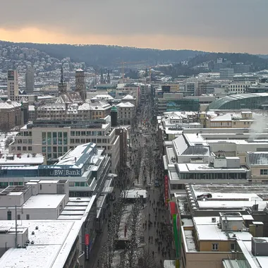 Königstraße - Die Königstraße im Winter vom Bahnhofsturm gesehen