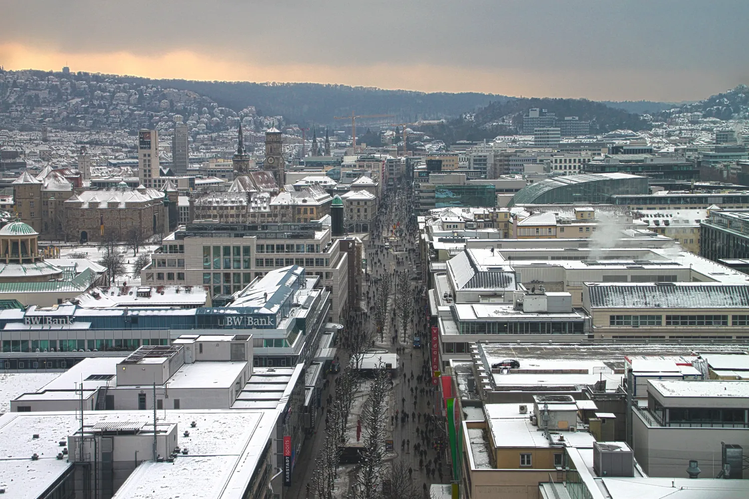 Königstraße - Die Königstraße im Winter vom Bahnhofsturm gesehen