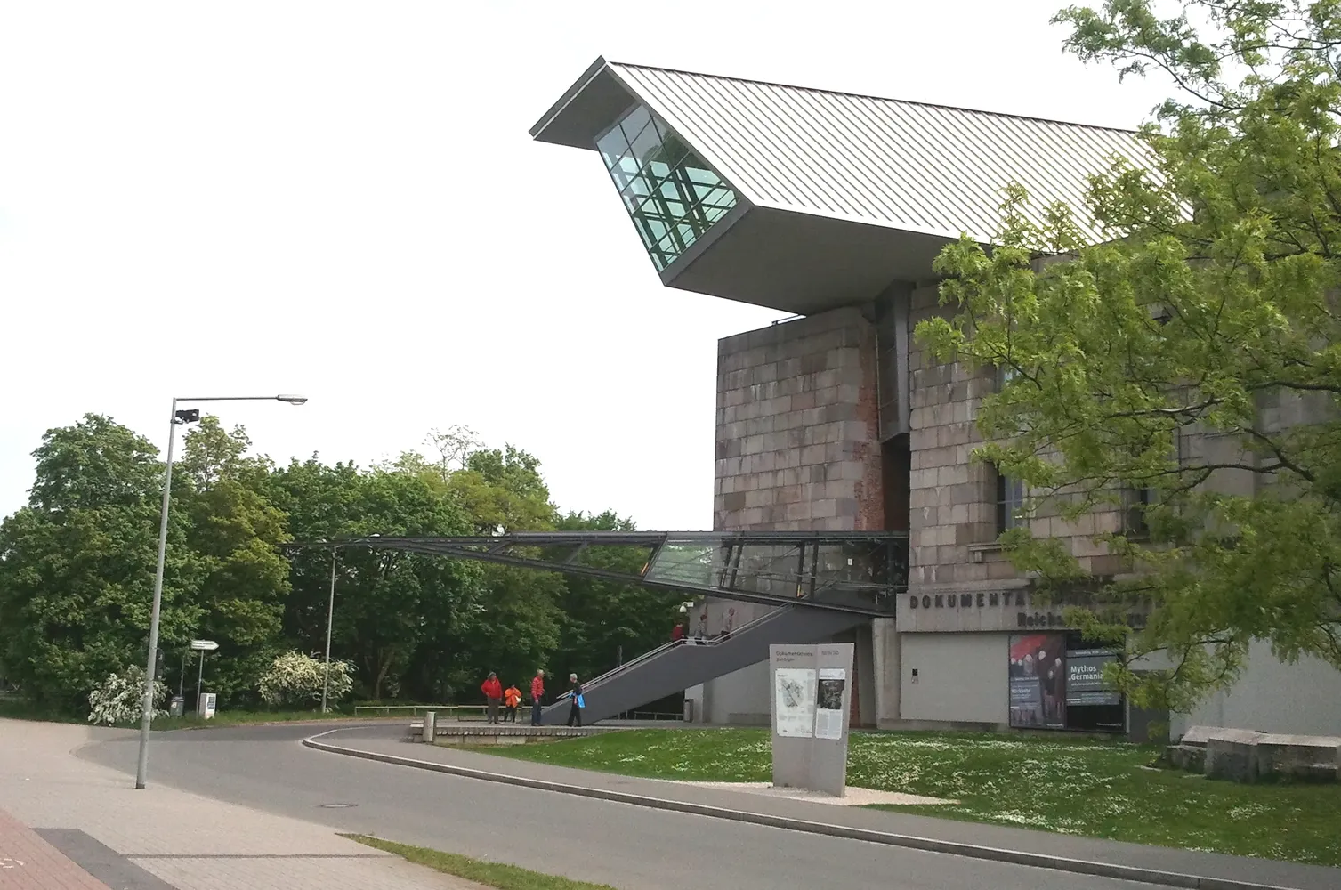 Dokumentationszentrum Reichsparteitagsgelände - Documentation center entrance nuernberg may2011