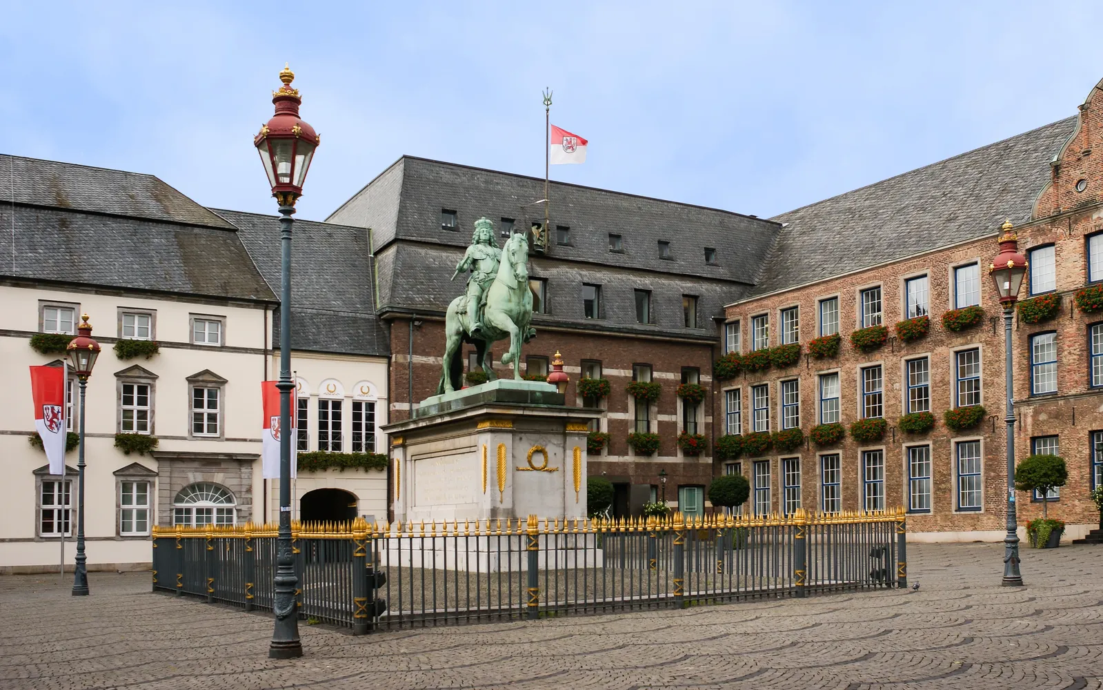 Altstadt Düsseldorf - Düsseldorf (DE), Jan-Wellem-Reiterdenkmal -- 2014 -- 2313
