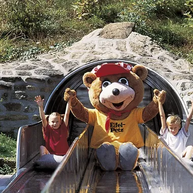 Eifelpark Gondorf - Eifelpark Petz auf Rutsche