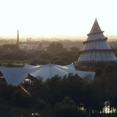 Elbauenpark mit Jahrtausendturm - Elbauenpark