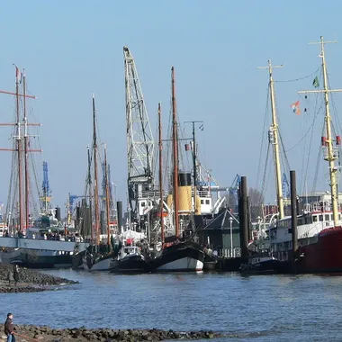 Museumshafen Övelgönne - Elbe.Anleger Neumühlen.wmt