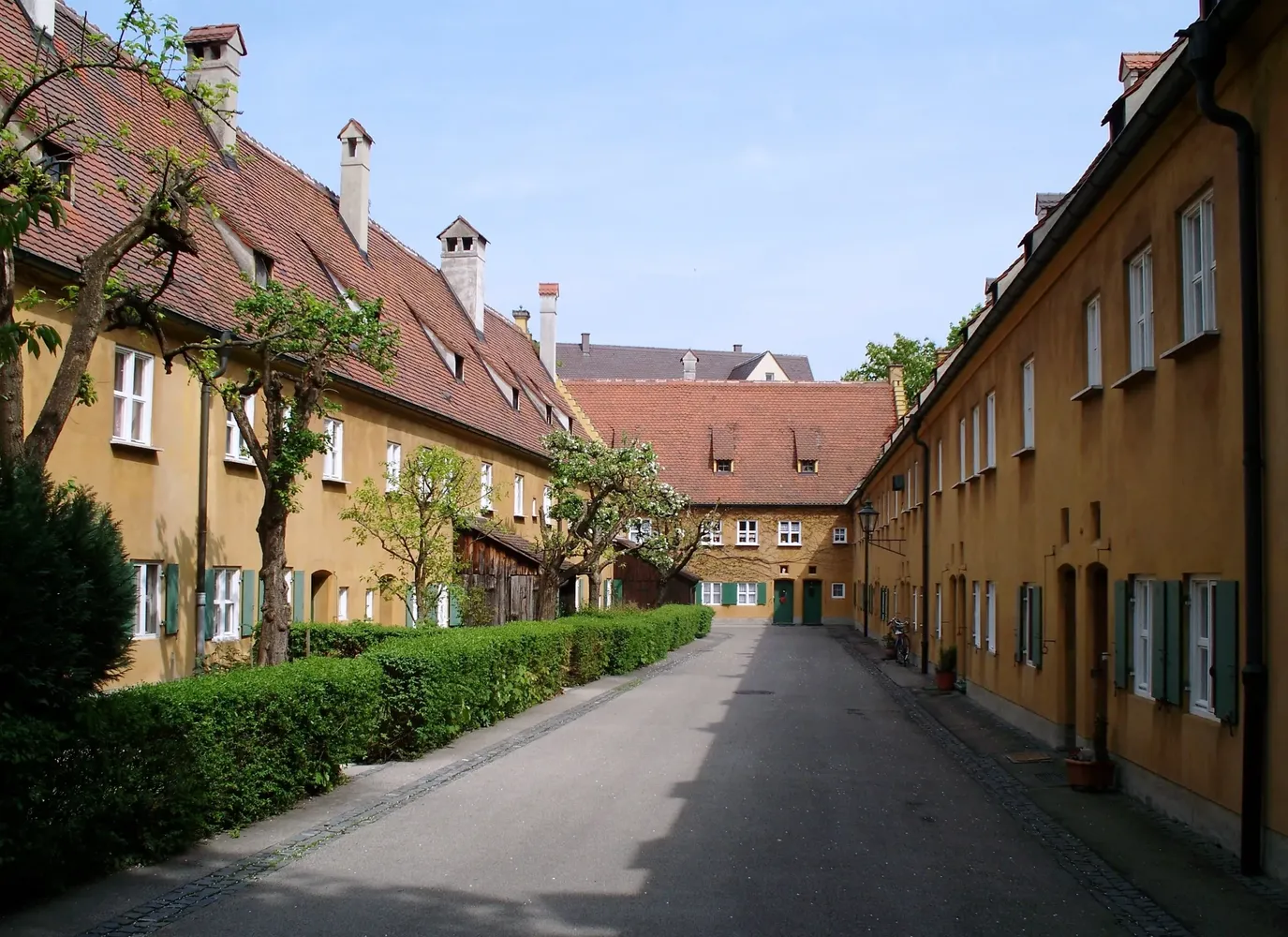 Fuggerei - Gasse in der Fuggerei, Augsburg