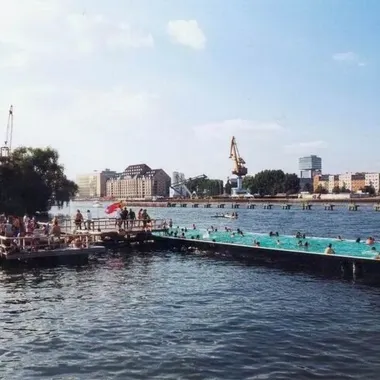 Badeschiff - Germany Spree bad kl1