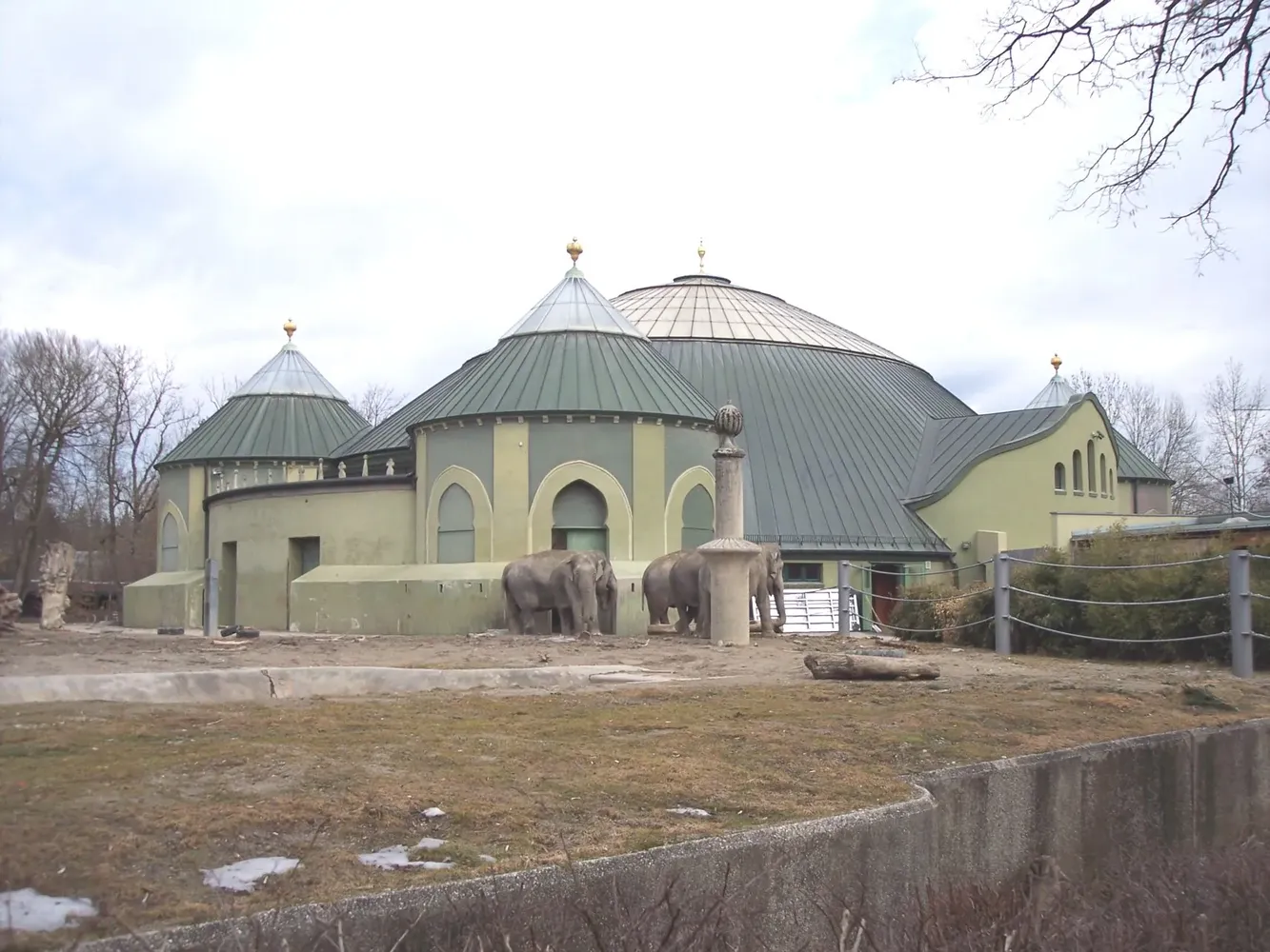 Münchner Tierpark Hellabrunn - Hellabrunn elefantenhaus