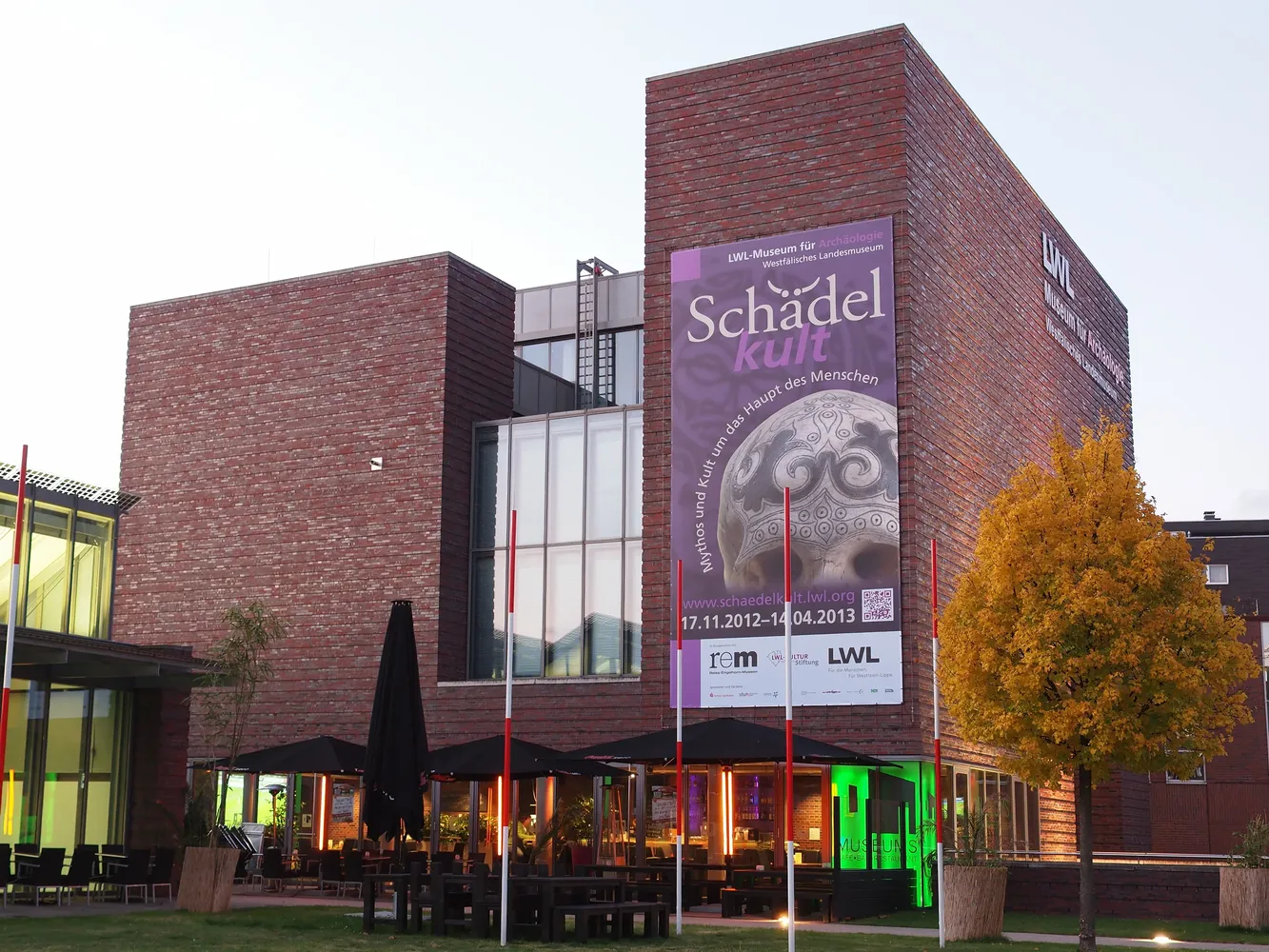 LWL-Museum für Archäologie und Kultur, Westfälisches Landesmuseum (in Herne) - Herne LWL Museum Schaedelkult 2012