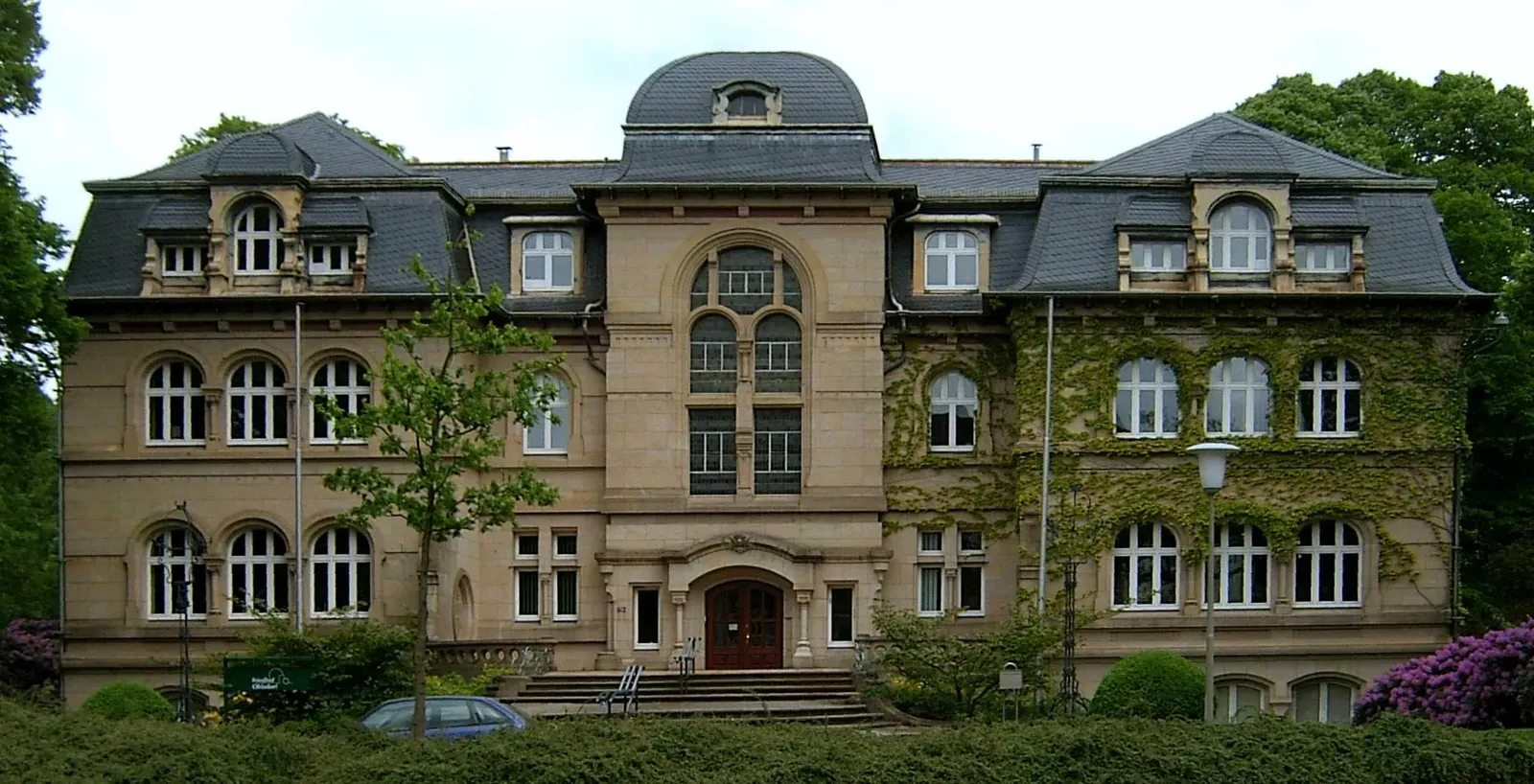 Friedhof Ohlsdorf - Hh-friedhof-ohlsdorf-verwaltung