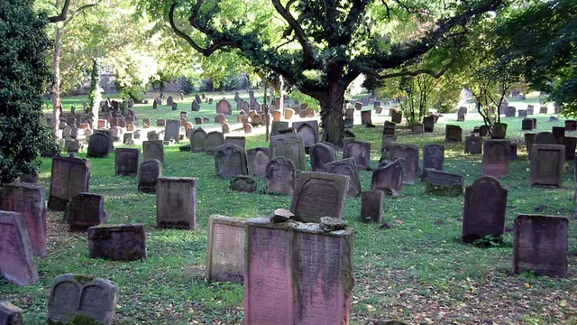 Jüdischer Friedhof "Heiliger Sand"