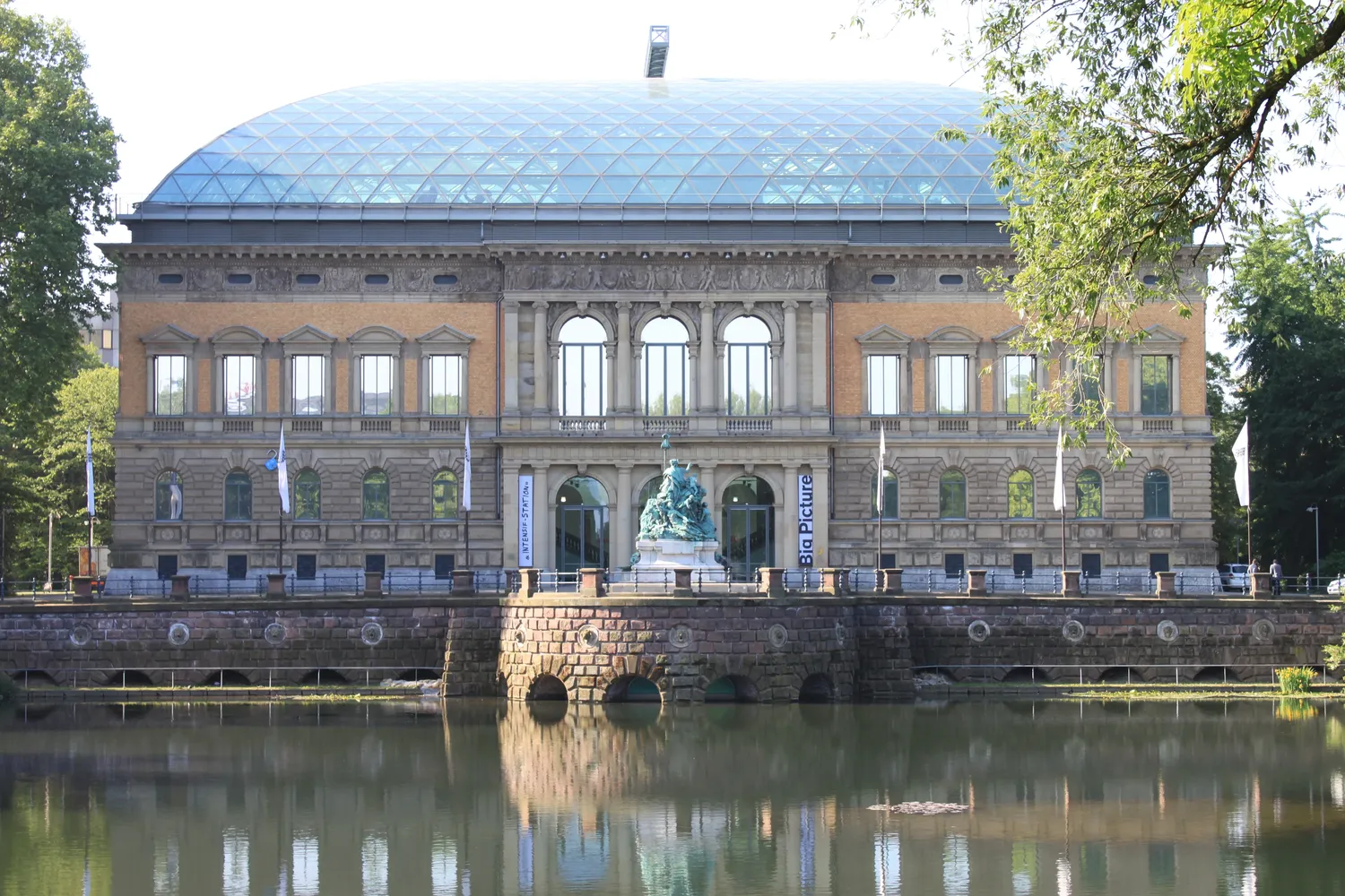 Kunstsammlung Nordrhein-Westfalen (K20 und K21) - K21 Bild aktuell