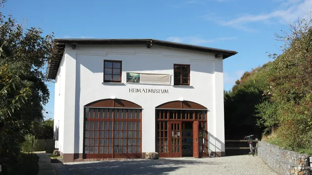 Inselkirche und Heimatmuseum Kloster