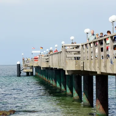 Strand Kühlungsborn - Kühlungsborn Seebrücke Seitenansicht