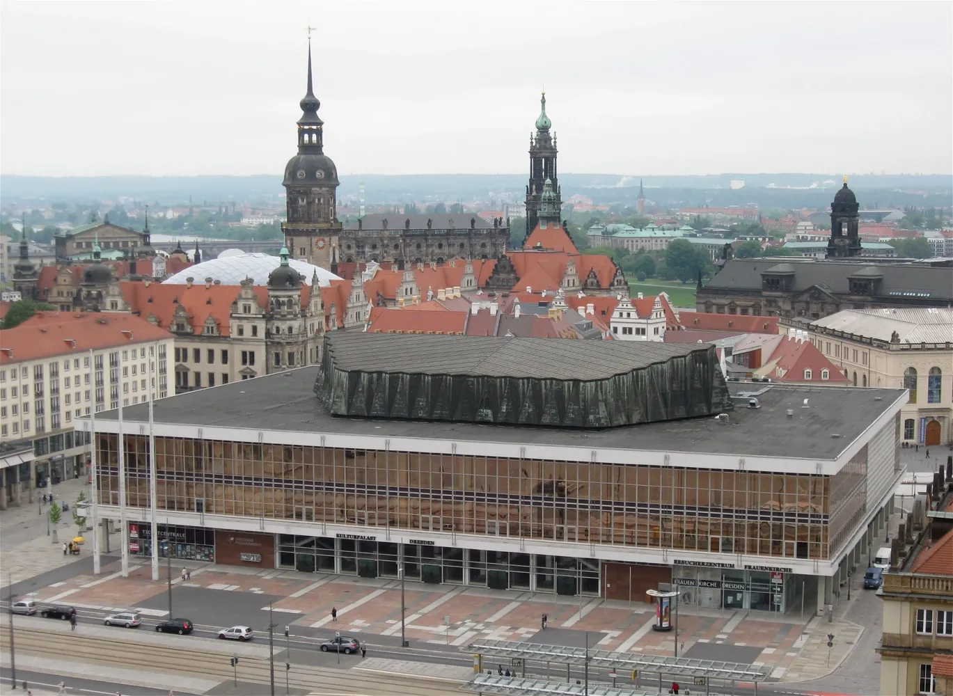 Kulturpalast - Kulturpalast von der Kreuzkirche Dresden-1