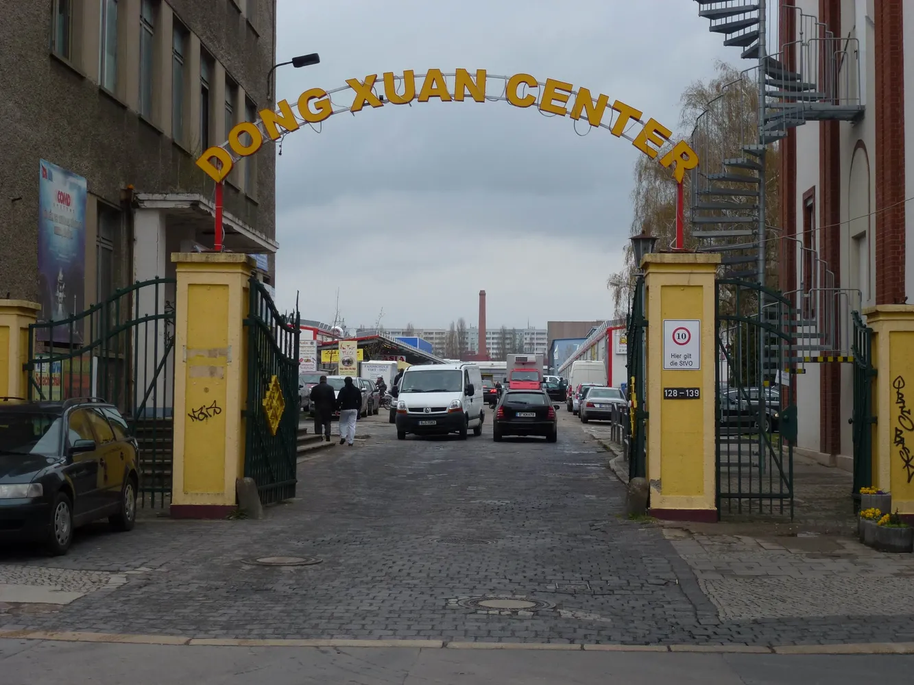 Dong Xuan Center - Lichtenberg Herzbergstraße Dong Xuan Center-010