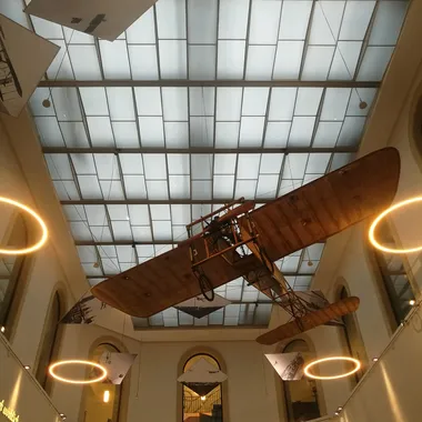 Verkehrsmuseum - Lichthof des Verkehrsmuseums Dresden am Abend