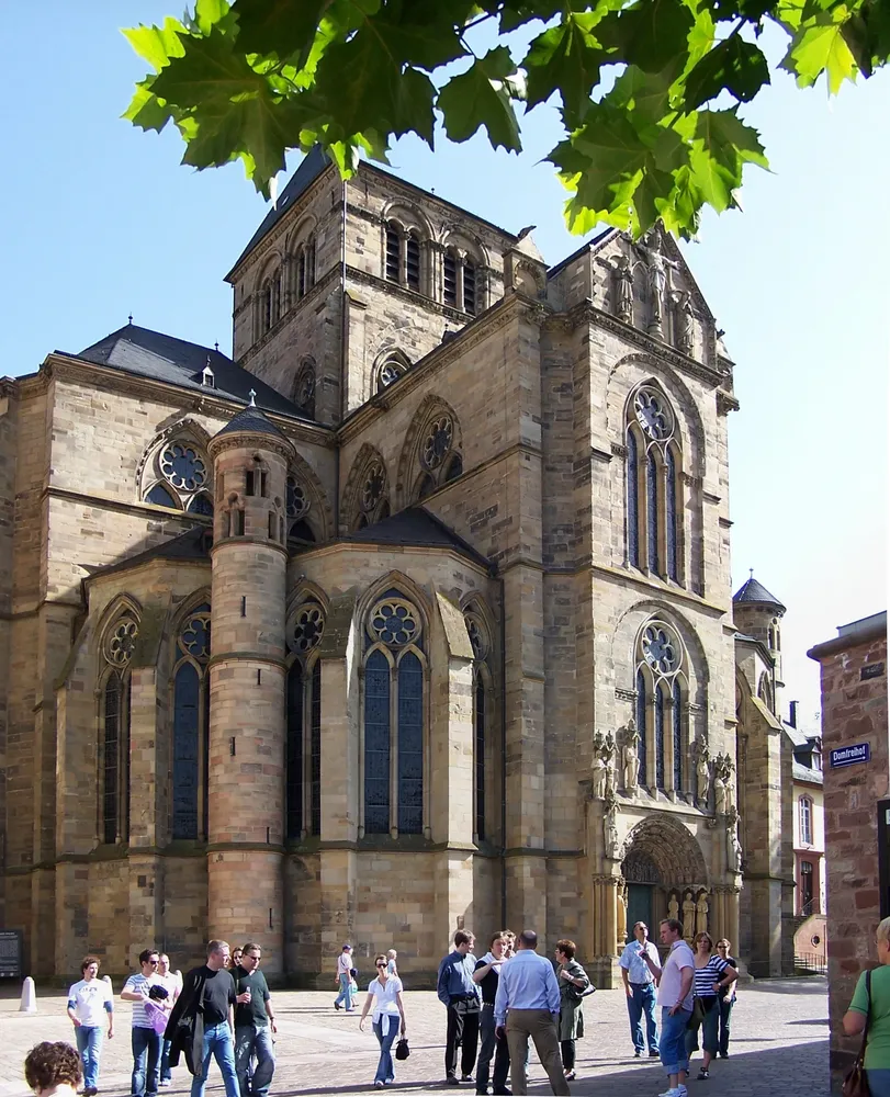 Liebfrauenkirche Trier - Liebfrauen Trier aussen BW 1