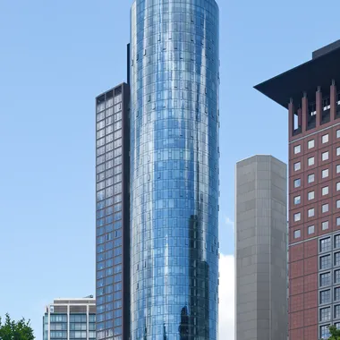 Maintower und Frankfurter Skyline - Maintower Frankfurt