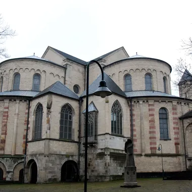 Kath. Kirche St. Maria im Kapitol - Mariaamkapitol 16-02-2009 15-36-21