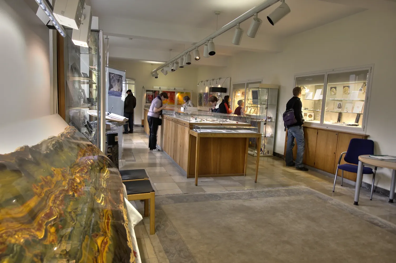 Mineralogisches Museum der Universität Bonn - Mineralogisches museum bonn saal2 2009