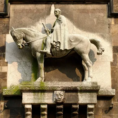 Unser Lieben Frauen Kirche - Moltke-Denkmal (Bremen)