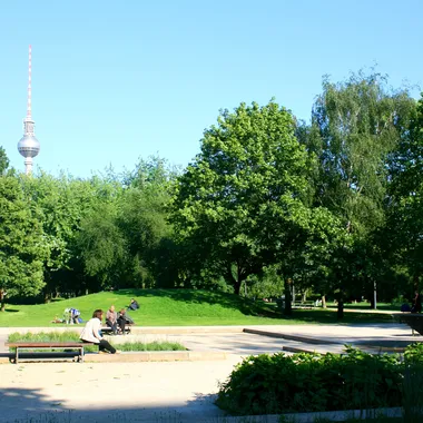Monbijoupark - Monbijoupark Berlin Oranienburgerstraße