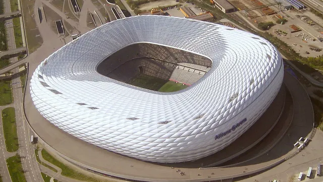 Allianz Arena und FC Bayern Museum