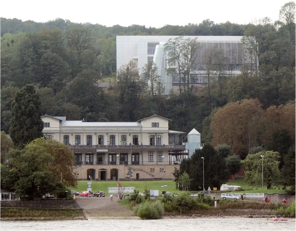 Arp Museum Bahnhof Rolandseck - Museum Arp2