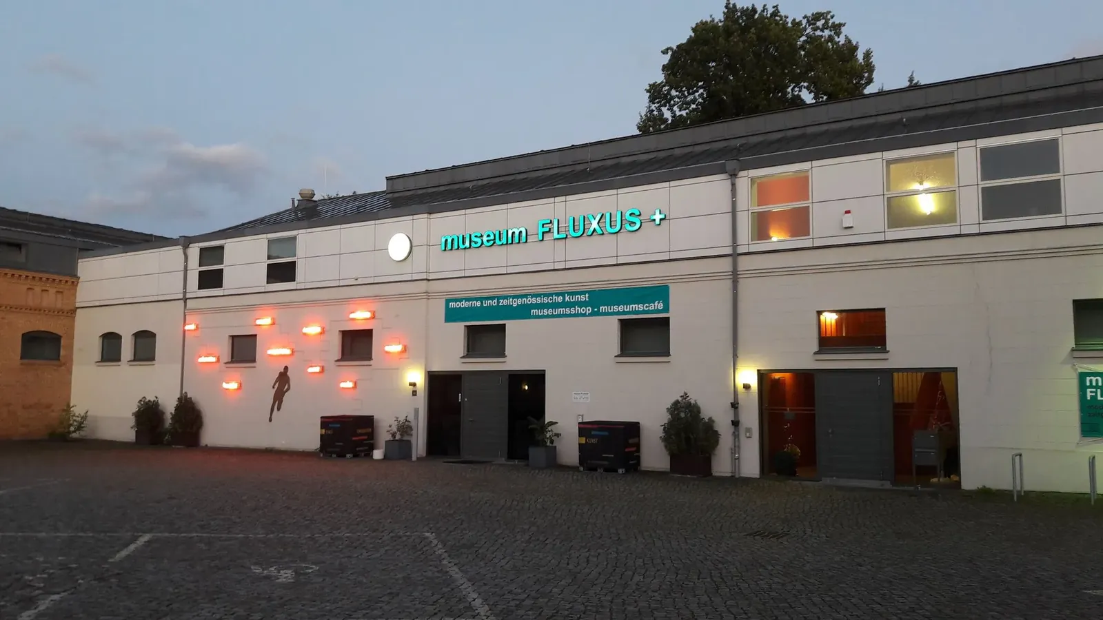 Museum FLUXUS+ - Museumfluxus außenansicht